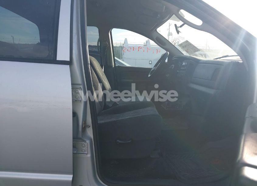 Photo 5 of 2005 Dodge Ram 1500 SLT/LARAMIE (VIN 1D7HA18N05S180894)