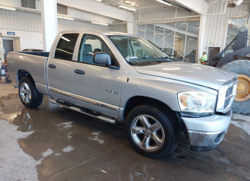 2008 Dodge Ram 1500 SLT (VIN 1D7HA18N18J116048) main photo