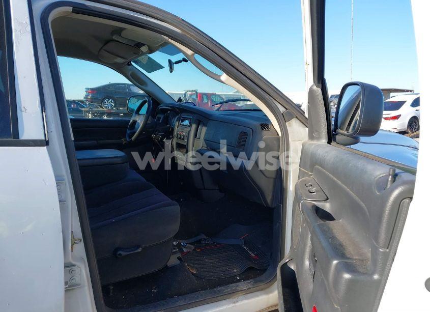 Photo 5 of 2005 Dodge Ram 1500 SLT/LARAMIE (VIN 1D7HA18N75S107814)