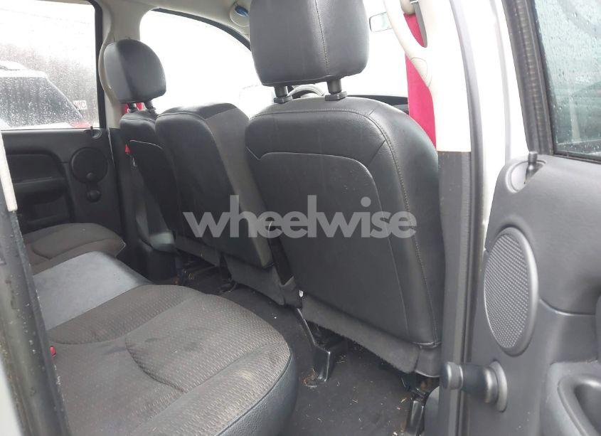 Photo 8 of 2005 Dodge Ram 1500 ST (VIN 1D7HA18NX5S366264)