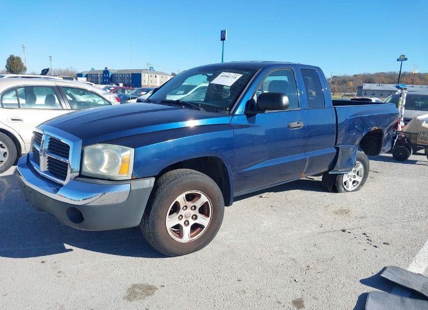 Photo 2 of 2005 Dodge Dakota SLT (VIN 1D7HE42K45S133162)