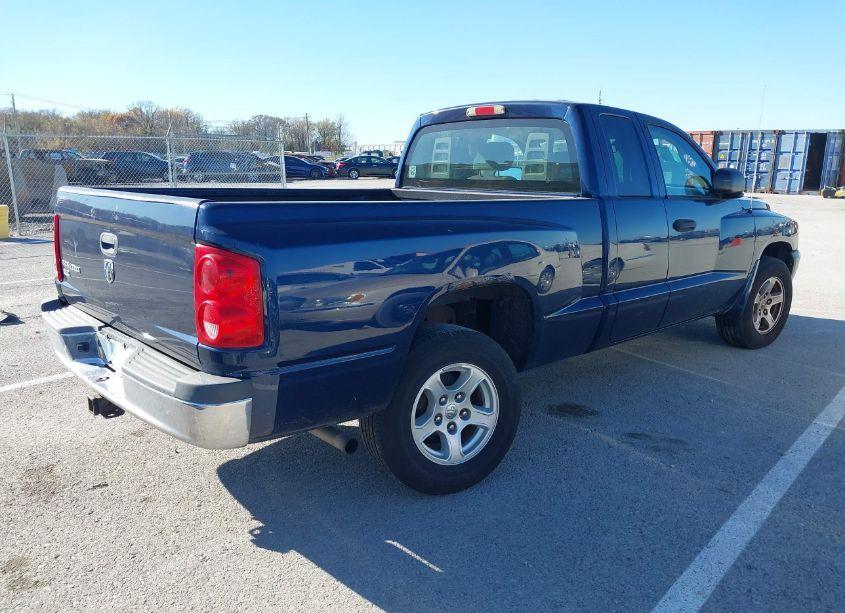 Photo 4 of 2005 Dodge Dakota SLT (VIN 1D7HE42K45S133162)