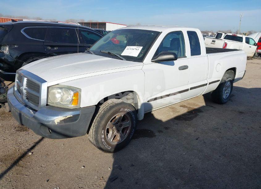 Photo 2 of 2005 Dodge Dakota SLT (VIN 1D7HE42KX5S251037)