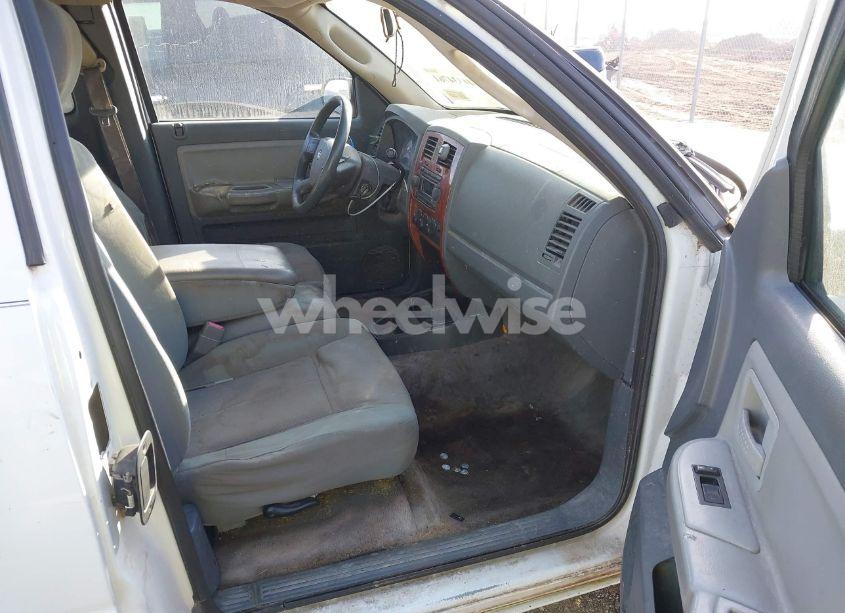 Photo 5 of 2005 Dodge Dakota SLT (VIN 1D7HE42KX5S251037)