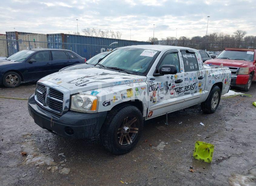 Photo 2 of 2005 Dodge Dakota SLT (VIN 1D7HE48K65S249020)