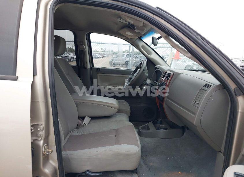 Photo 5 of 2005 Dodge Dakota SLT (VIN 1D7HE48N45S337753)