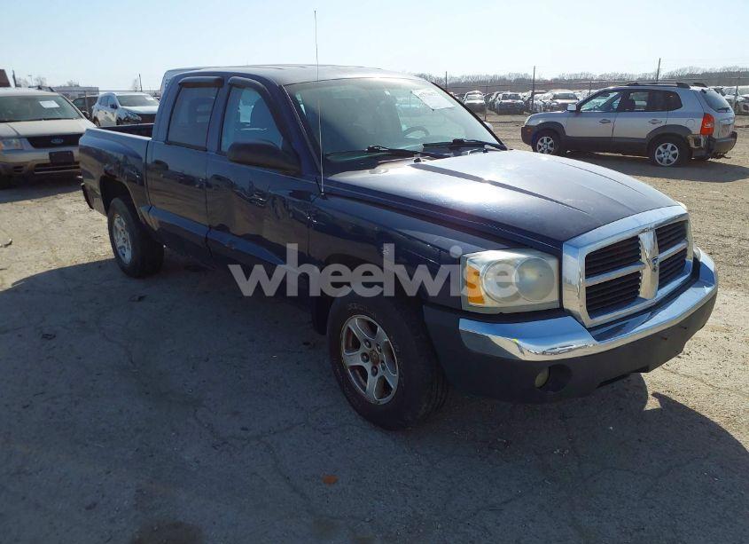 2005 Dodge Dakota SLT (VIN 1D7HE48N55S163580) main photo
