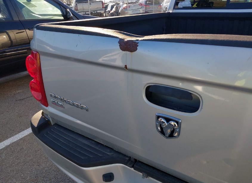 Photo 13 of 2005 Dodge Dakota SLT (VIN 1D7HE48N95S202719)