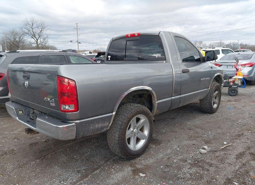 Photo 4 of 2005 Dodge Ram 1500 SLT/LARAMIE (VIN 1D7HU16D05J566481)