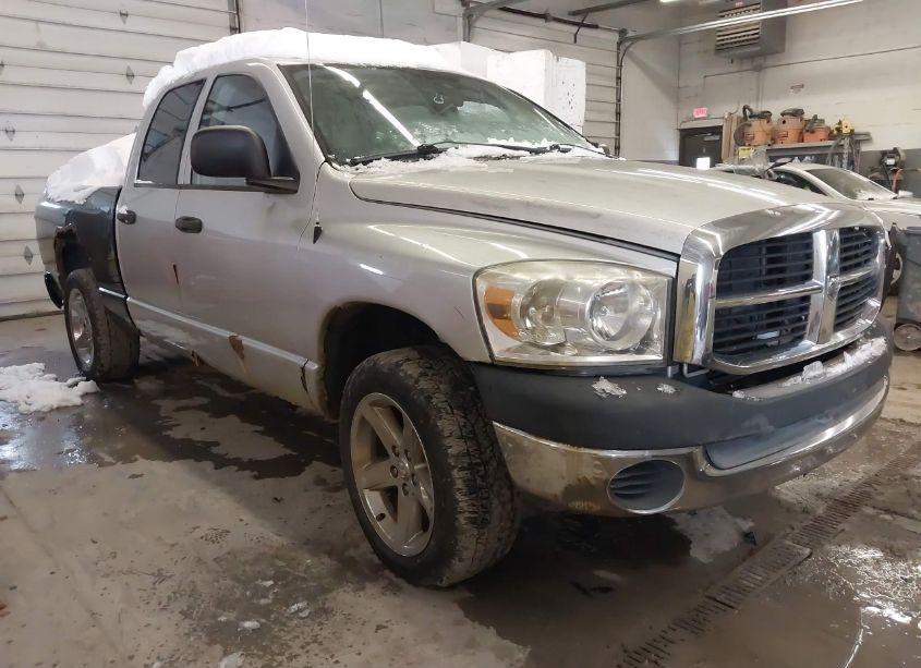 2007 Dodge Ram 1500 SLT/TRX4 OFF ROAD/SPORT (VIN 1D7HU18217S126696) main photo