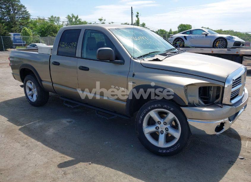 2008 Dodge Ram 1500 SLT (VIN 1D7HU182X8J196723) main photo