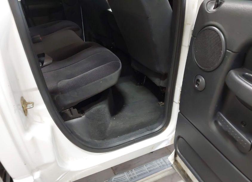 Photo 8 of 2005 Dodge Ram 1500 SLT/LARAMIE (VIN 1D7HU18N05S118905)