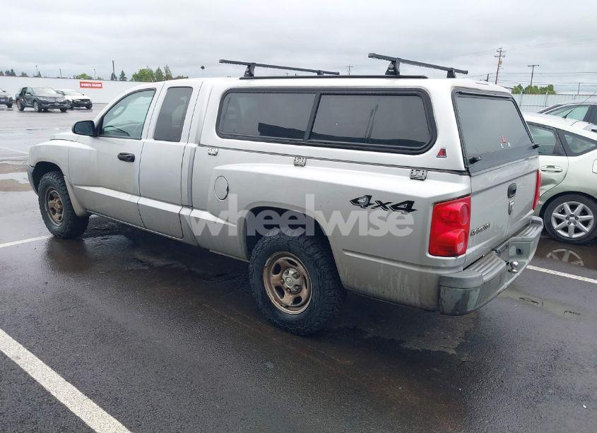 Photo 3 of 2005 Dodge Dakota ST (VIN 1D7HW22K85S224758)