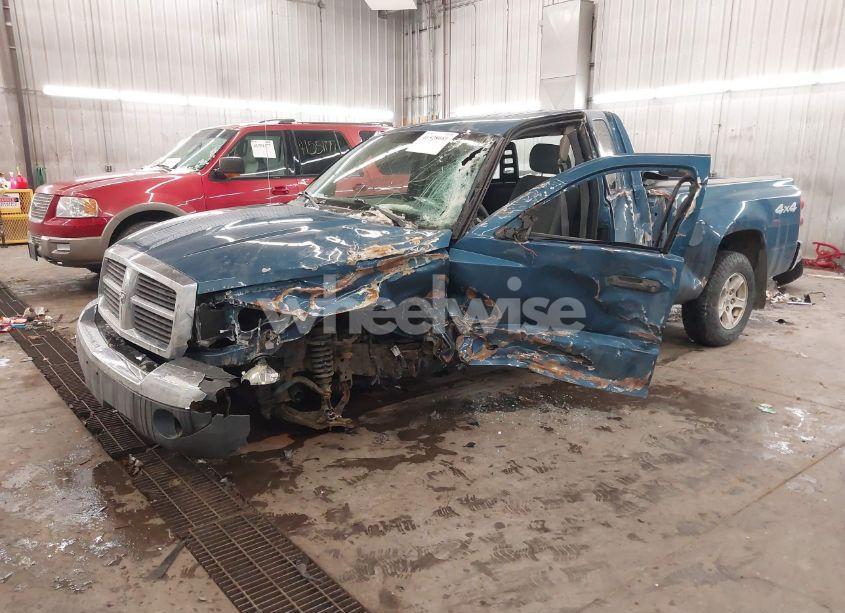 Photo 2 of 2005 Dodge Dakota SLT (VIN 1D7HW42K75S331862)