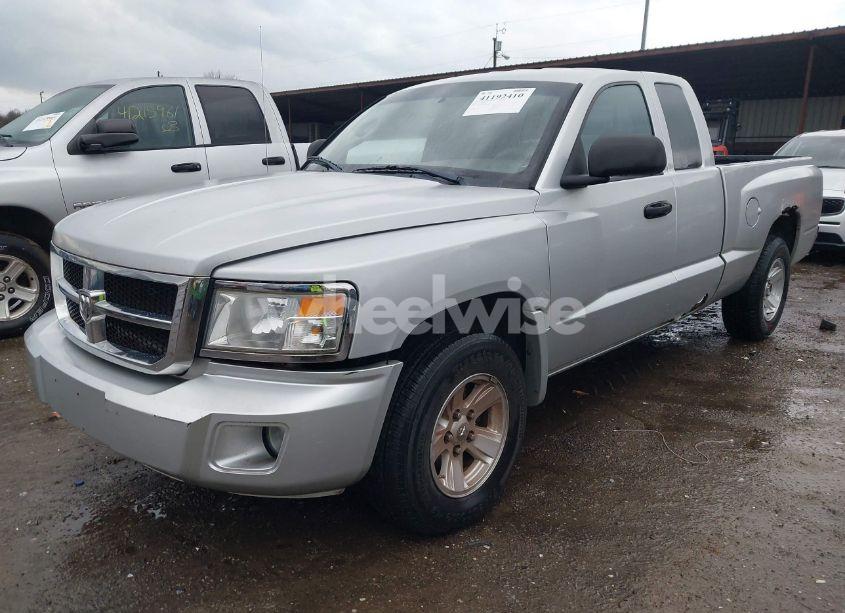 Photo 2 of 2008 Dodge Dakota SLT (VIN 1D7HW42KX8S560105)