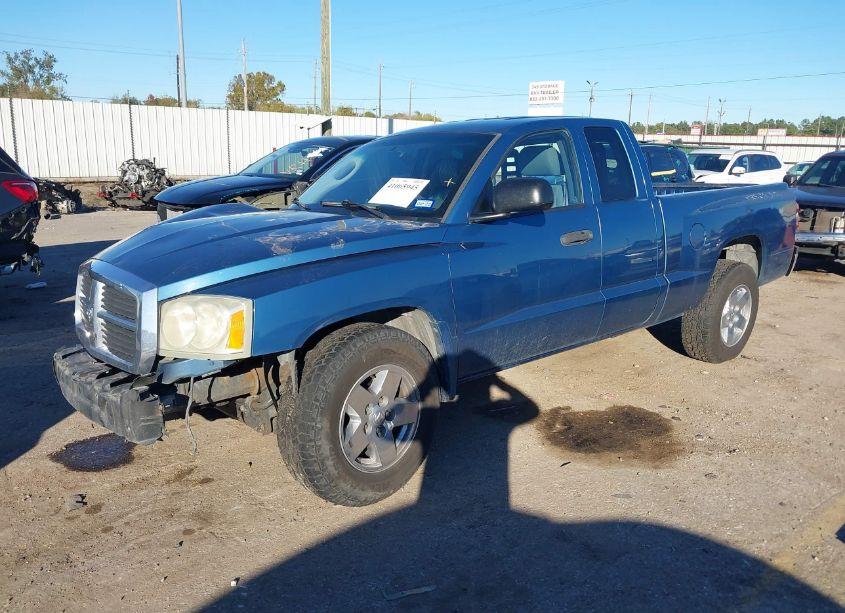 Photo 2 of 2005 Dodge Dakota SLT (VIN 1D7HW42N05S139211)