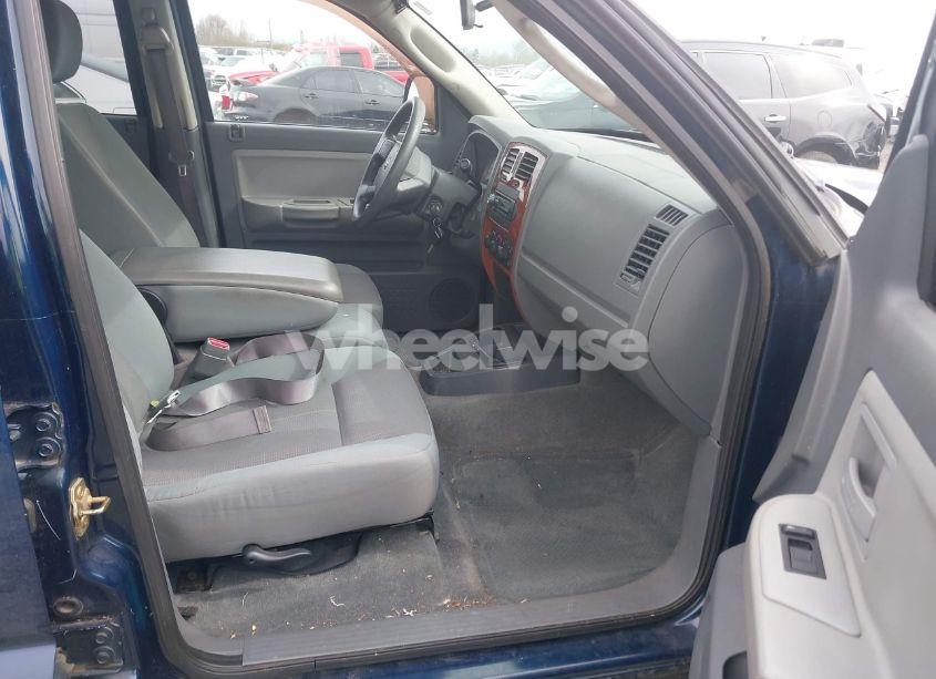 Photo 5 of 2005 Dodge Dakota SLT (VIN 1D7HW48K35S188089)