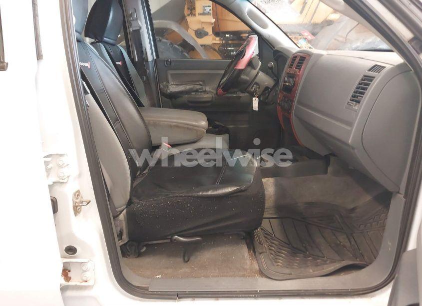 Photo 5 of 2005 Dodge Dakota SLT (VIN 1D7HW48N05S195964)