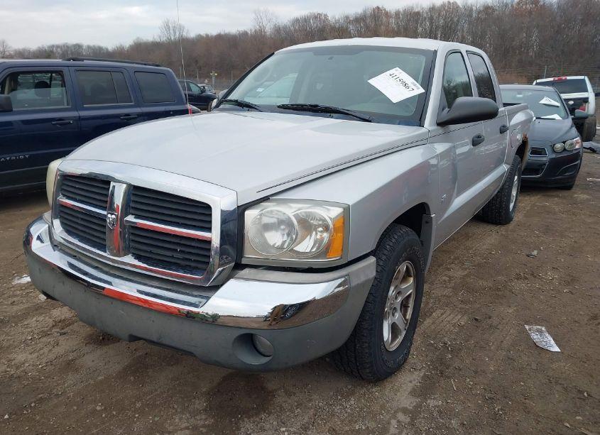 Photo 2 of 2005 Dodge Dakota SLT (VIN 1D7HW48N35S110812)