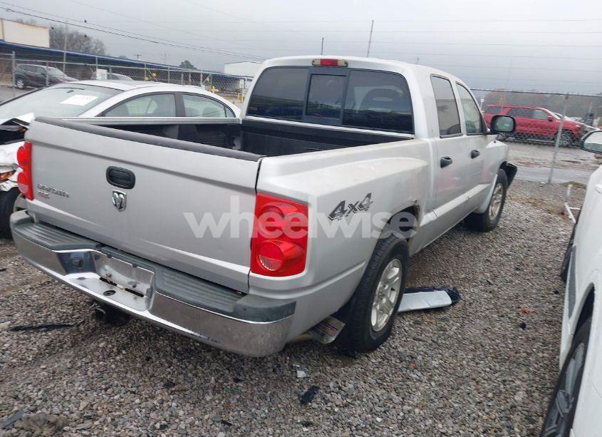 Photo 4 of 2005 Dodge Dakota SLT (VIN 1D7HW48N55S253745)