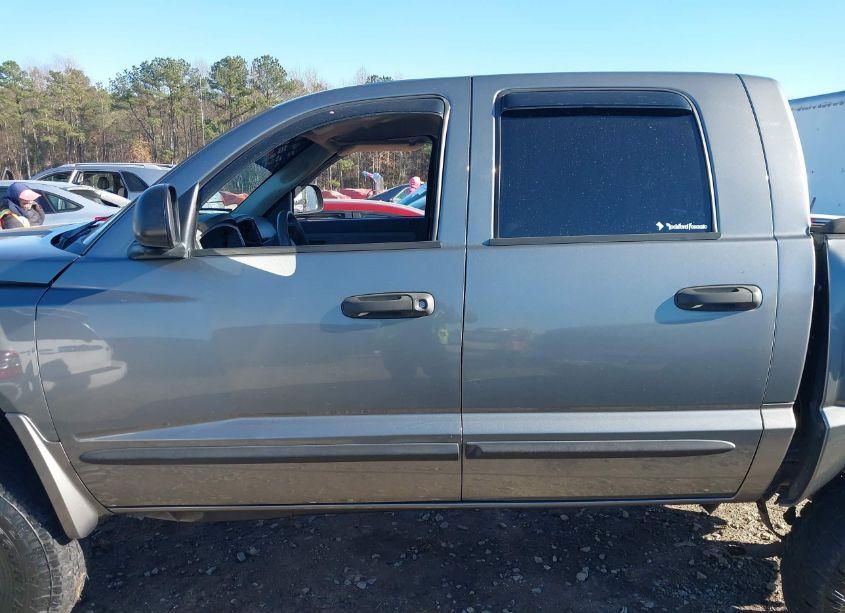 Photo 13 of 2005 Dodge Dakota SLT (VIN 1D7HW48NX5S153575)