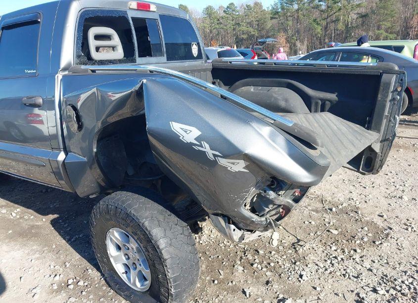 Photo 16 of 2005 Dodge Dakota SLT (VIN 1D7HW48NX5S153575)