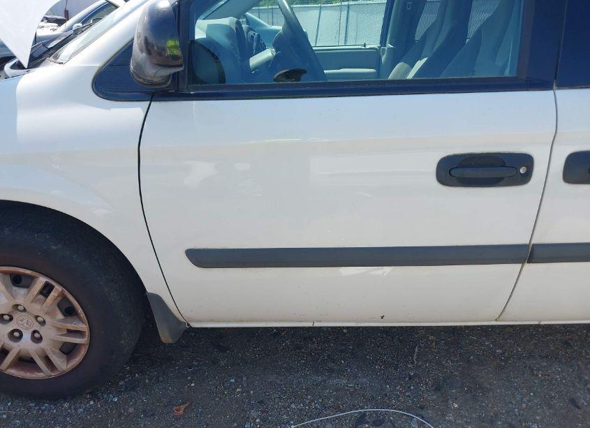 Photo 6 of 2005 Dodge Grand CARAVAN SE (VIN 1D8GP24R85B275451)