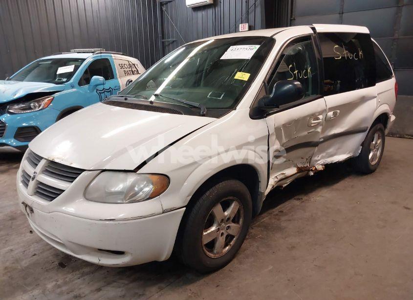 Photo 2 of 2006 Dodge Caravan SXT (VIN 1D8GP45R56B599663)