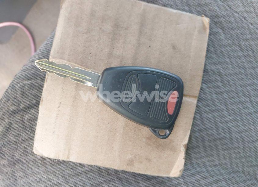 Photo 11 of 2005 Dodge Caravan SXT (VIN 1D8GP45R65B280660)