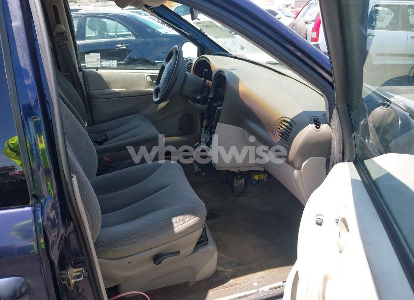 Photo 5 of 2005 Dodge Caravan SXT (VIN 1D8GP45R65B280660)