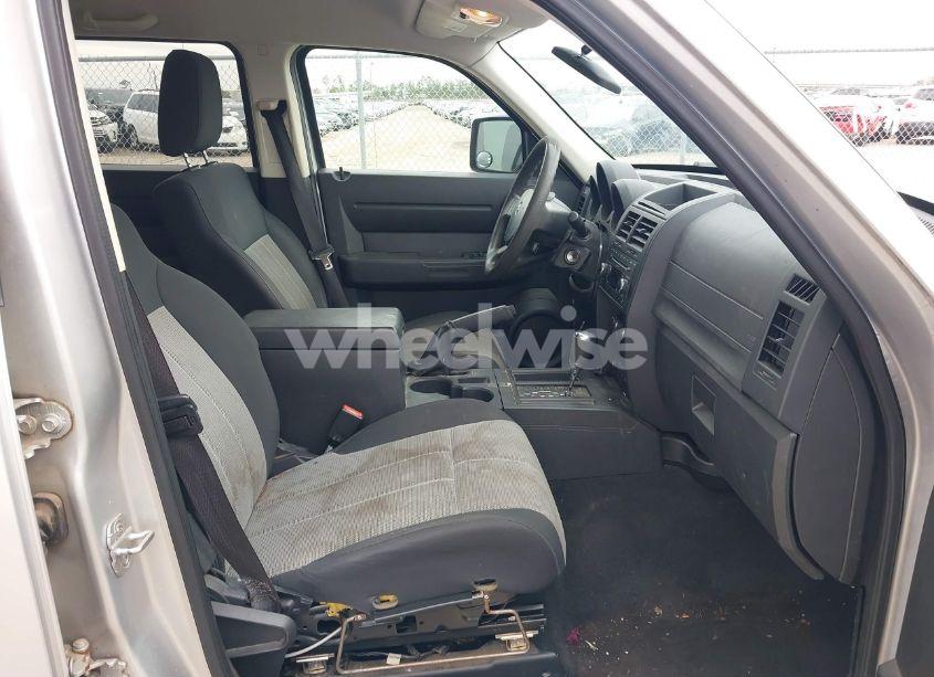 Photo 5 of 2008 Dodge Nitro SXT (VIN 1D8GT28K08W283176)