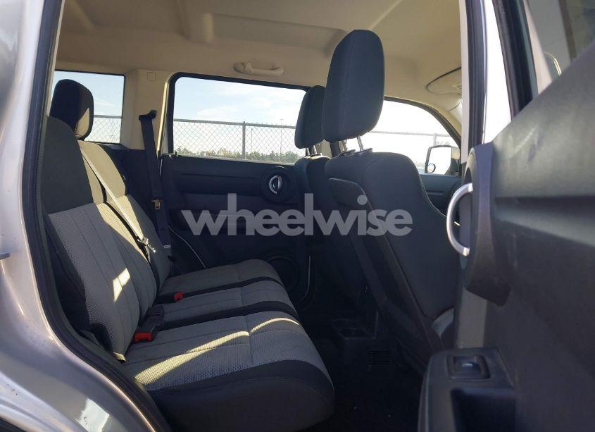 Photo 8 of 2008 Dodge Nitro SXT (VIN 1D8GT28K08W283176)