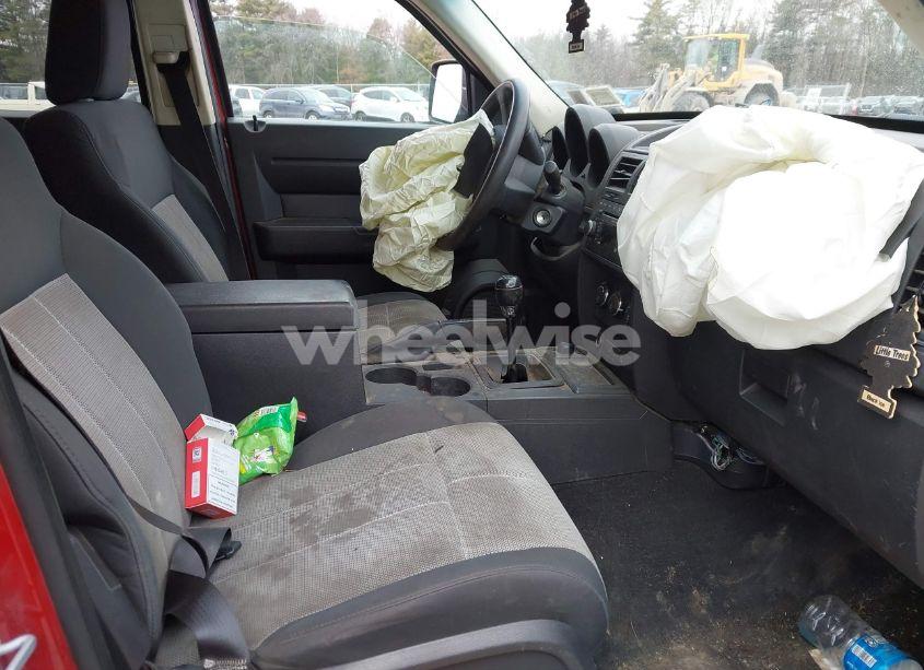 Photo 5 of 2008 Dodge Nitro SXT (VIN 1D8GU28K28W108103)