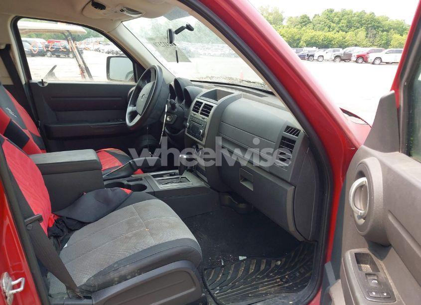 Photo 5 of 2007 Dodge Nitro SXT (VIN 1D8GU28KX7W555437)