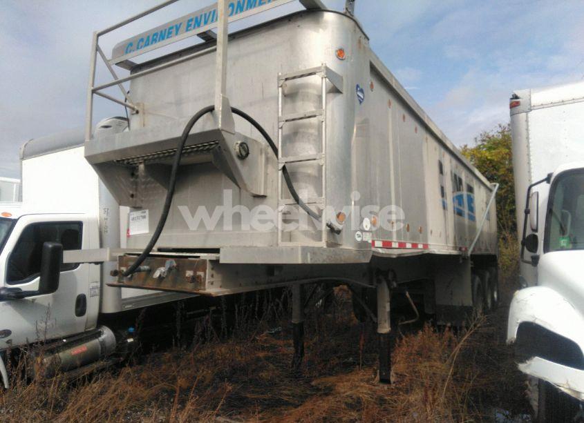 Photo 2 of 2005 East Manufacturing SEMI (VIN 1E1D2P3875RE34385)