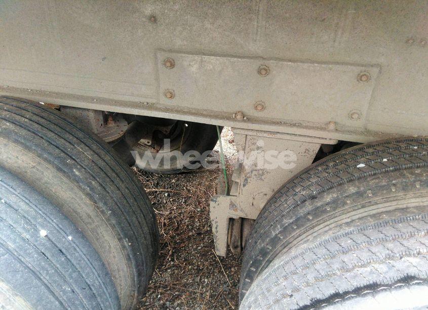 Photo 8 of 2005 East Manufacturing SEMI (VIN 1E1D2P3875RE34385)