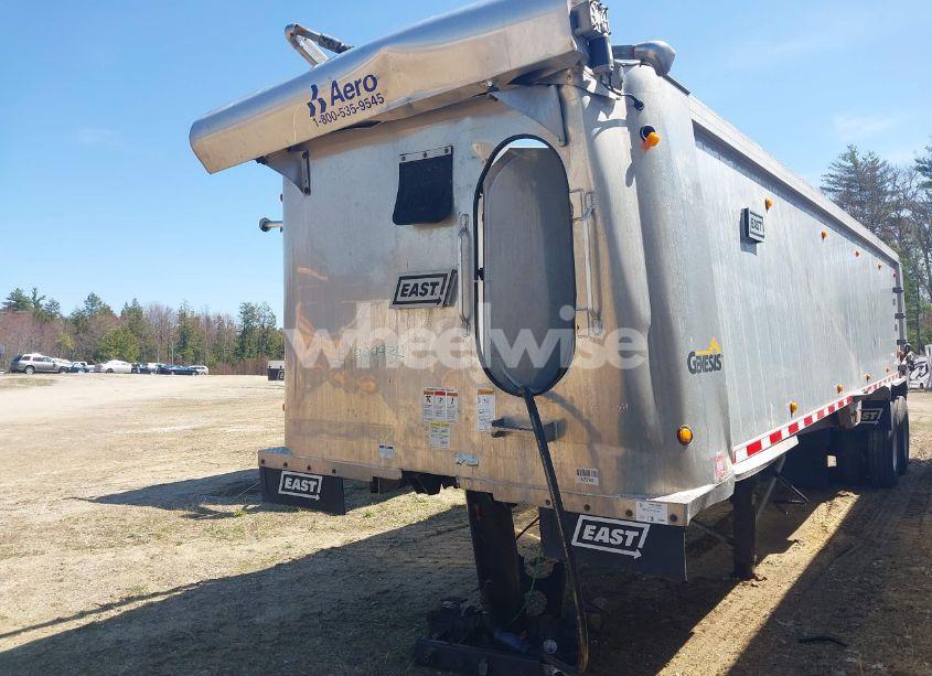 Photo 10 of 2018 East Manufacturing DUMP TRAILER (VIN 1E1F9P288JR062290)