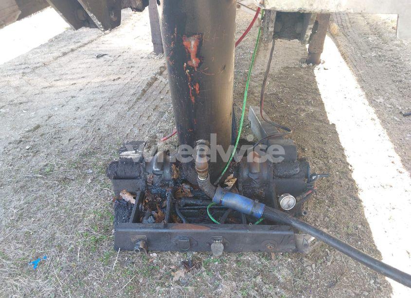 Photo 9 of 2018 East Manufacturing DUMP TRAILER (VIN 1E1F9P288JR062290)