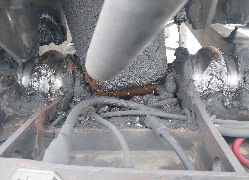 Photo 10 of 2005 East Manufacturing DUMP (VIN 1E1F9U2815RG34994)