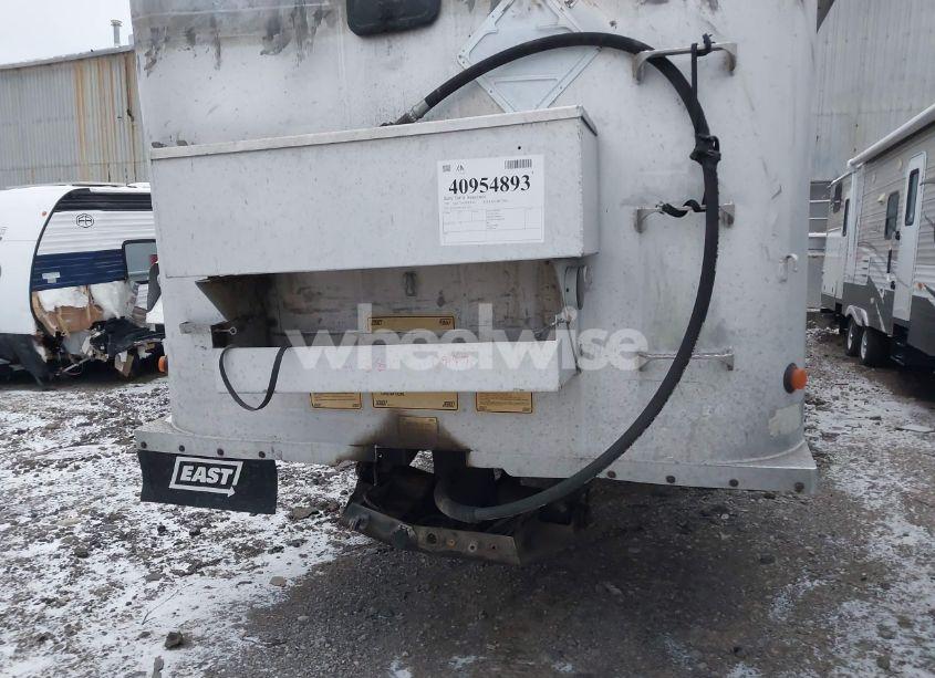 Photo 10 of 1997 East Manufacturing EAST MANUFACTURING (VIN 1E1F9U289VRG21479)