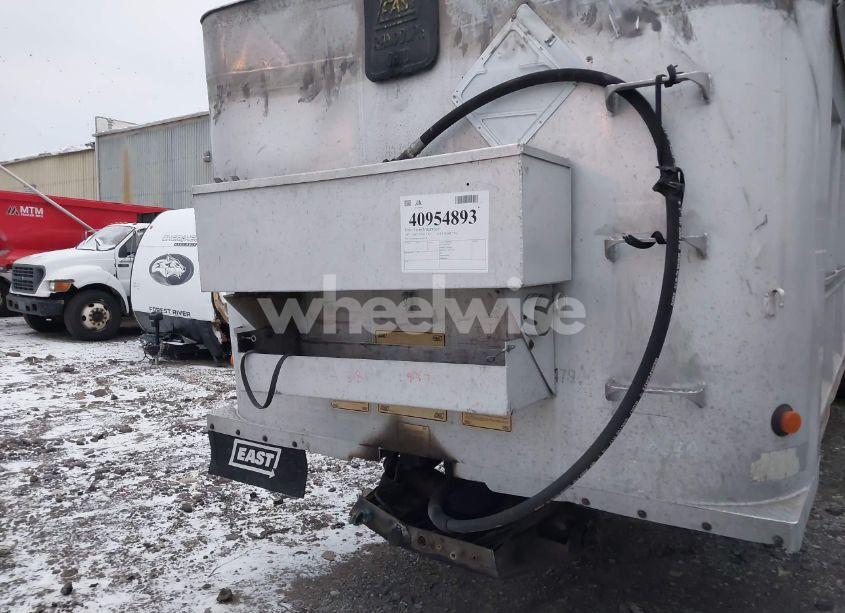 Photo 7 of 1997 East Manufacturing EAST MANUFACTURING (VIN 1E1F9U289VRG21479)