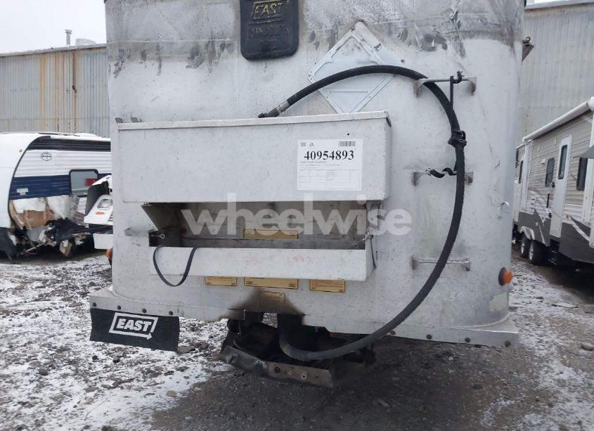 Photo 9 of 1997 East Manufacturing EAST MANUFACTURING (VIN 1E1F9U289VRG21479)