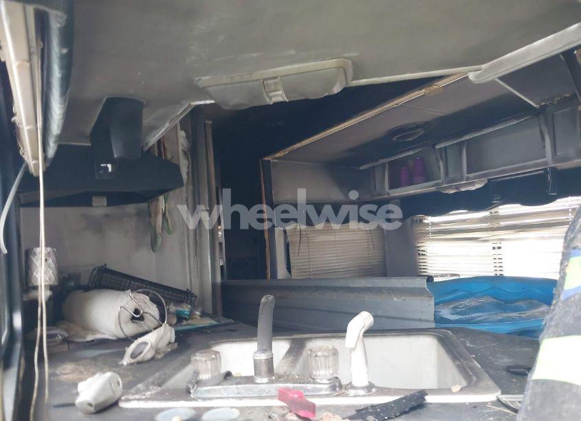 Photo 5 of 2004 Fleetwood Terry 320D (VIN 1EA1D322642968805)