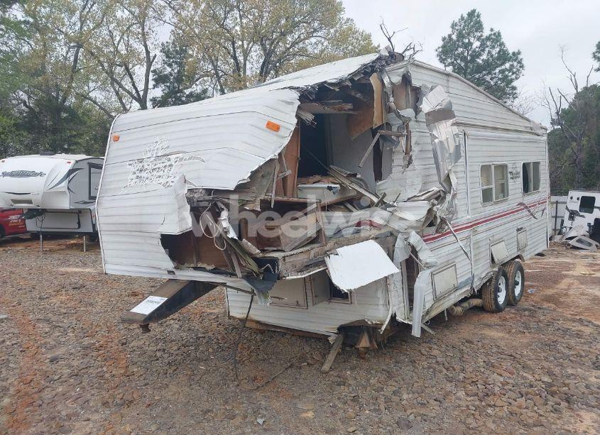 Photo 2 of 2000 Fleetwood Terravac (VIN 1EA5J2720Y4087069)