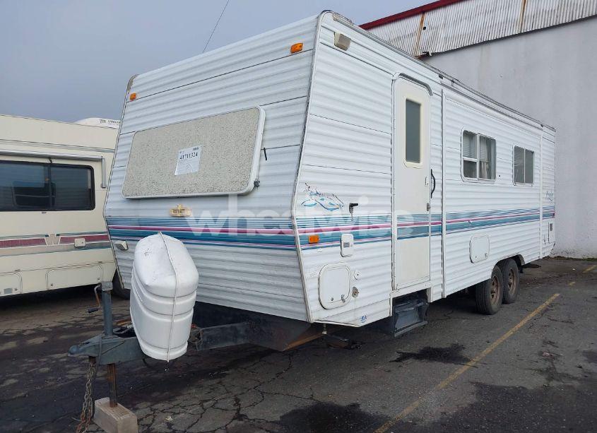 Photo 2 of 1999 Fleetwood Prowler LS SERIES M-26H (VIN 1EC1H262XX2468585)