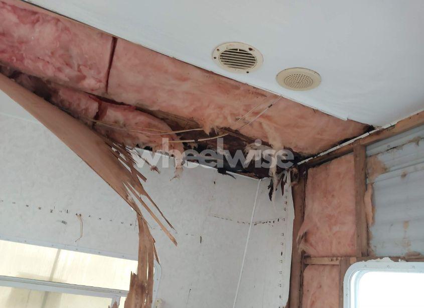 Photo 6 of 1999 Fleetwood Prowler LS SERIES M-26H (VIN 1EC1H262XX2468585)