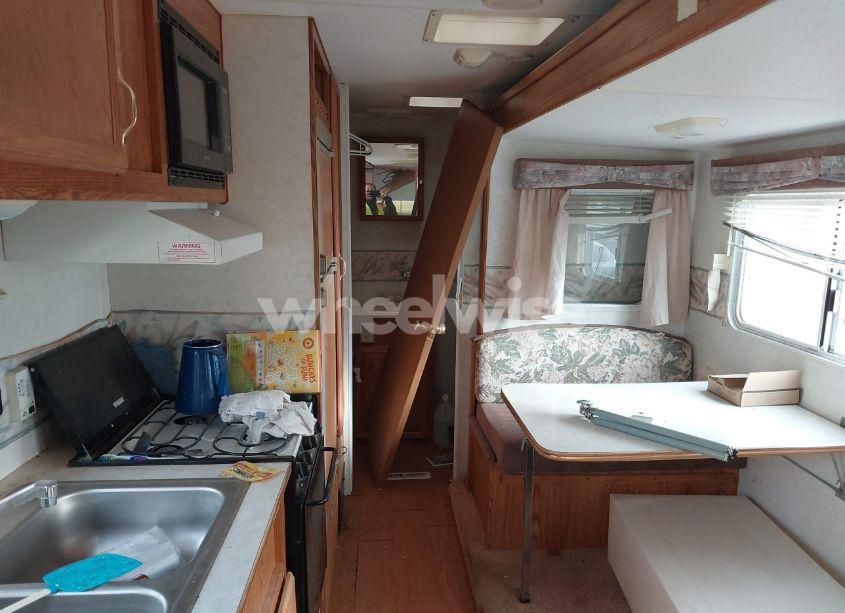 Photo 8 of 1999 Fleetwood Prowler LS SERIES M-26H (VIN 1EC1H262XX2468585)