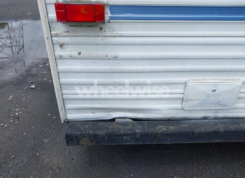 Photo 18 of 2001 Fleetwood Prowler (VIN 1EC1J242215337793)