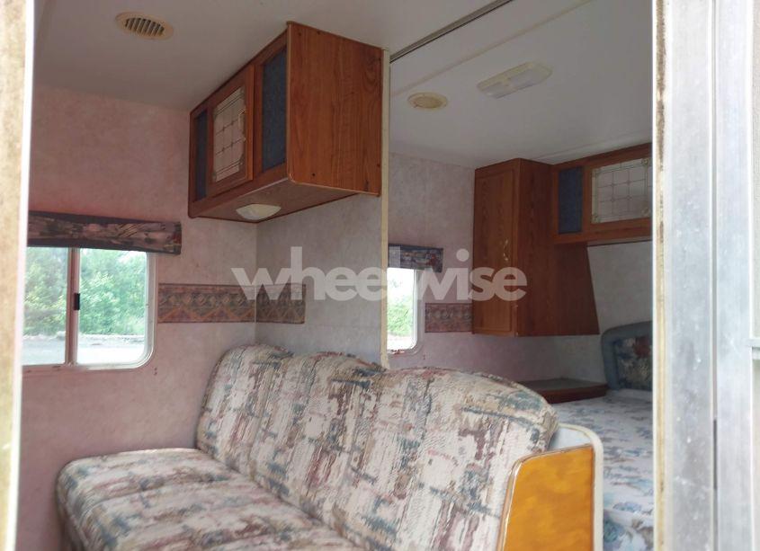 Photo 5 of 2001 Fleetwood Prowler (VIN 1EC1J242215337793)