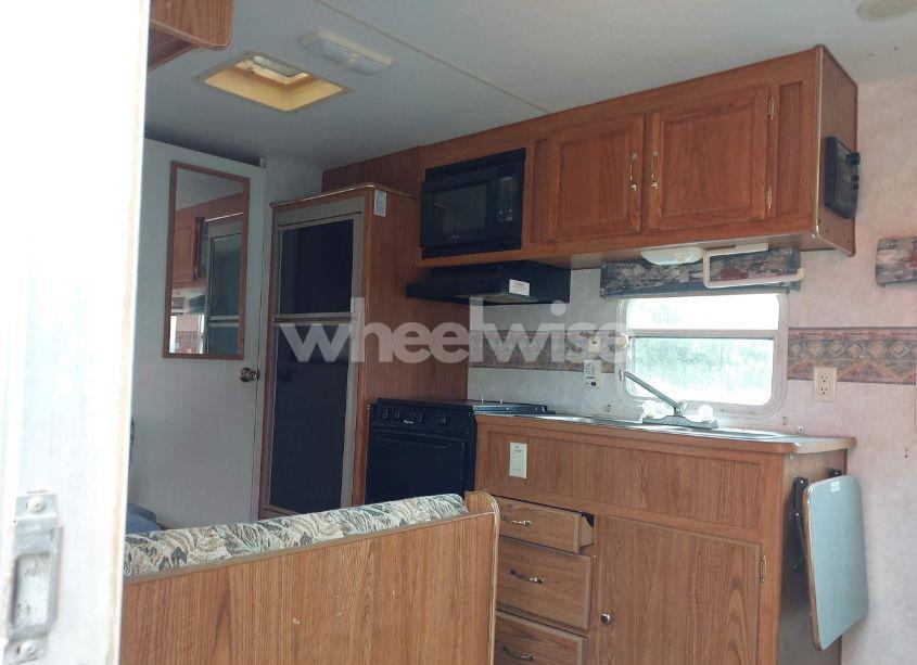 Photo 8 of 2001 Fleetwood Prowler (VIN 1EC1J242215337793)